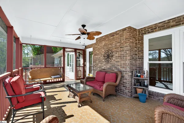 $675,000 | 206 West Killarney Lake, Moore, SC 29369