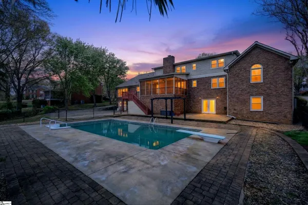 $675,000 | 206 West Killarney Lake, Moore, SC 29369