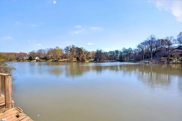 $675,000 | 206 West Killarney Lake, Moore, SC 29369