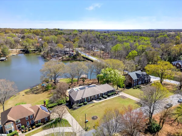 $675,000 | 206 West Killarney Lake, Moore, SC 29369