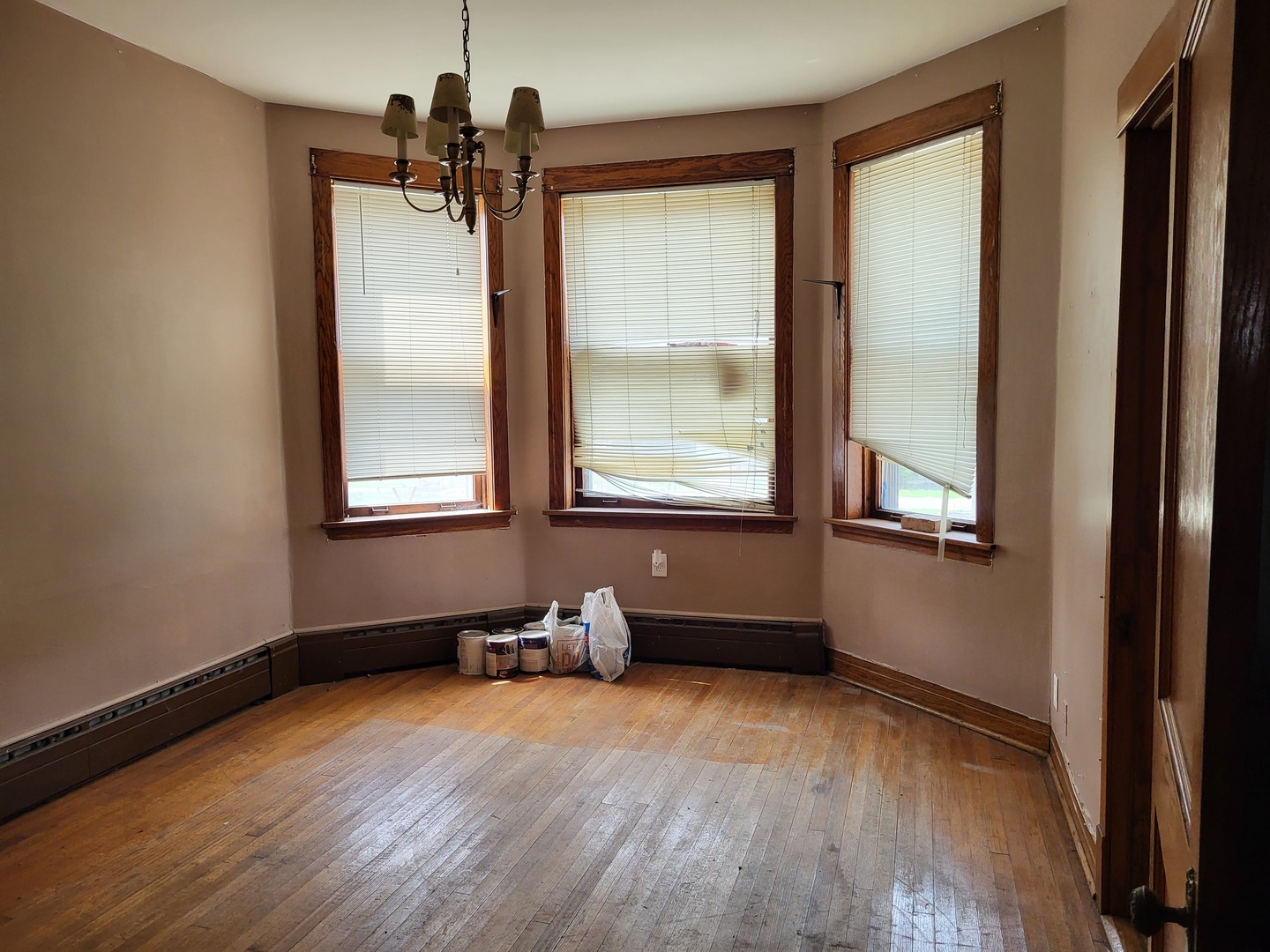 3311 North Ridgeway Avenue Chicago, IL 60618 - Photo 11 of 30 Gallery Image 11
