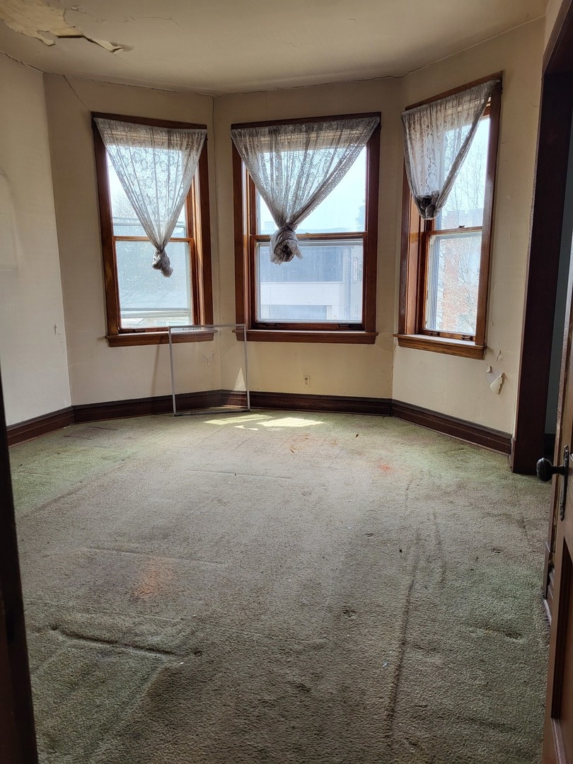 3311 North Ridgeway Avenue Chicago, IL 60618 - Photo 13 of 30 Gallery Image 13