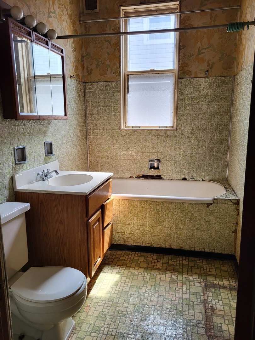 3311 North Ridgeway Avenue Chicago, IL 60618 - Photo 17 of 30 Gallery Image 17