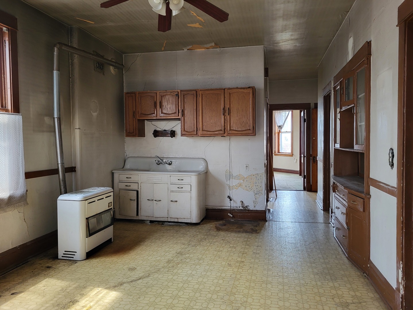 3311 North Ridgeway Avenue Chicago, IL 60618 - Photo 18 of 30 Gallery Image 18