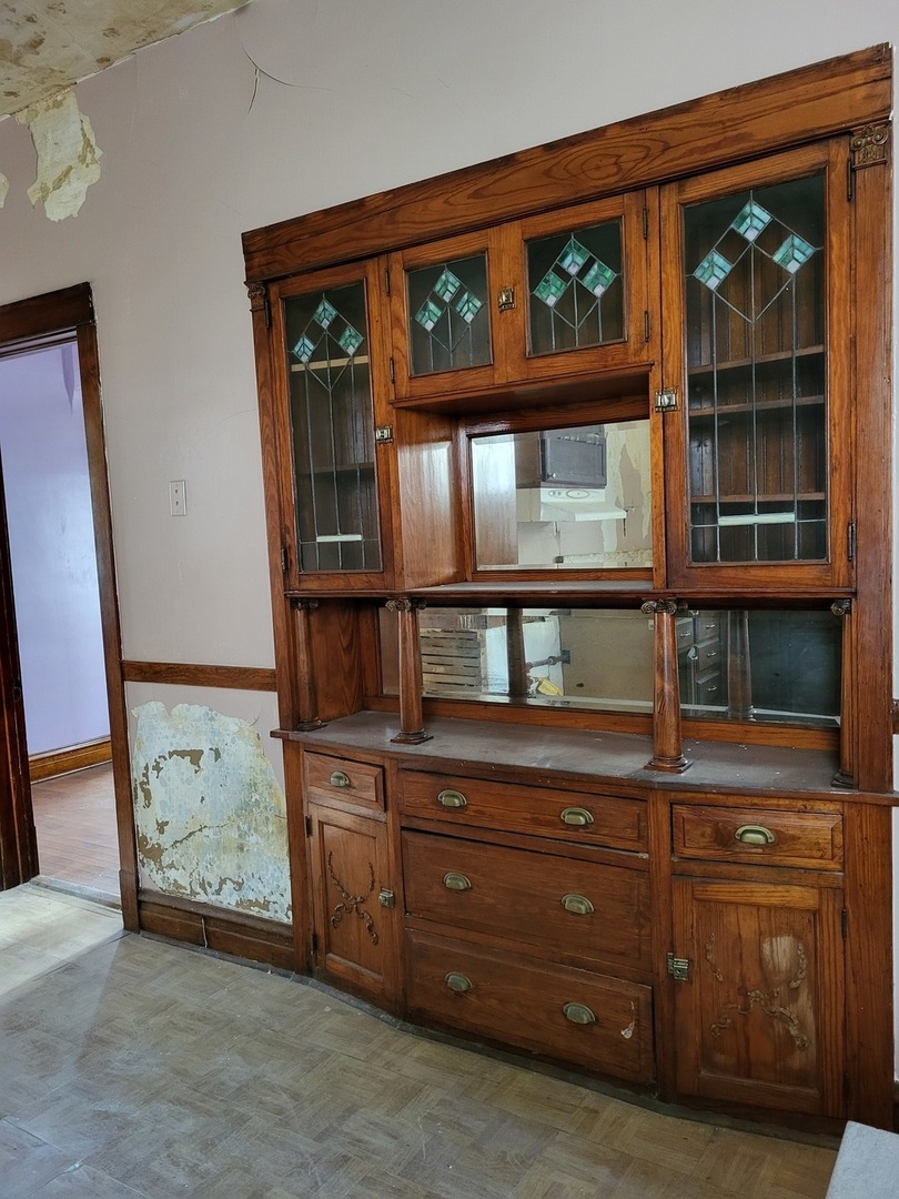 3311 North Ridgeway Avenue Chicago, IL 60618 - Photo 8 of 30 Gallery Image 8