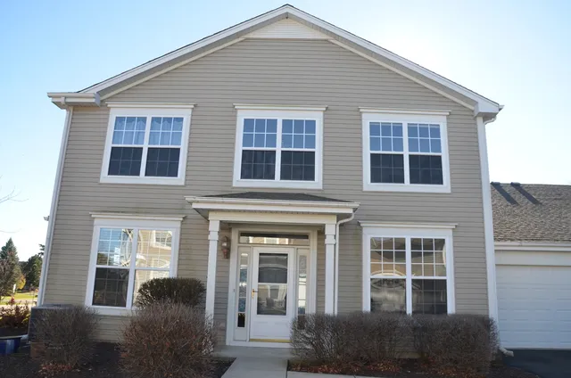 $2,400 | 206 Brompton Lane, Unit A, Sugar Grove, IL 60554