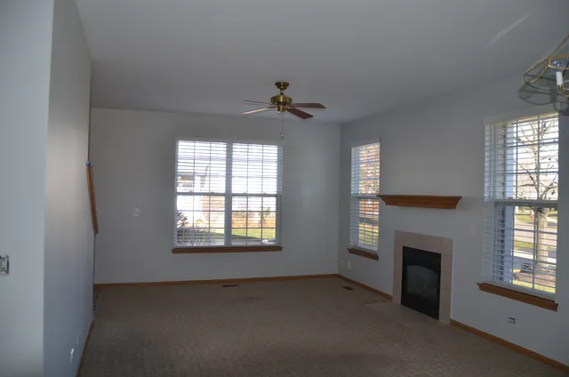 $2,400 | 206 Brompton Lane, Unit A, Sugar Grove, IL 60554