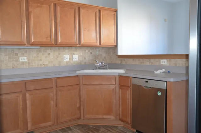 $2,400 | 206 Brompton Lane, Unit A, Sugar Grove, IL 60554