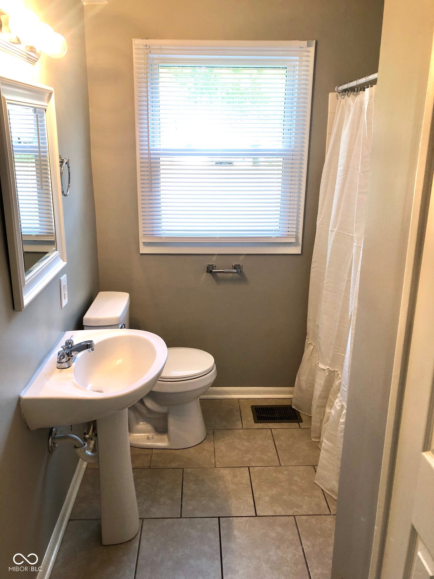 2117 Randall Road Indianapolis, IN 46240 - Photo 11 of 16 Gallery Image 11