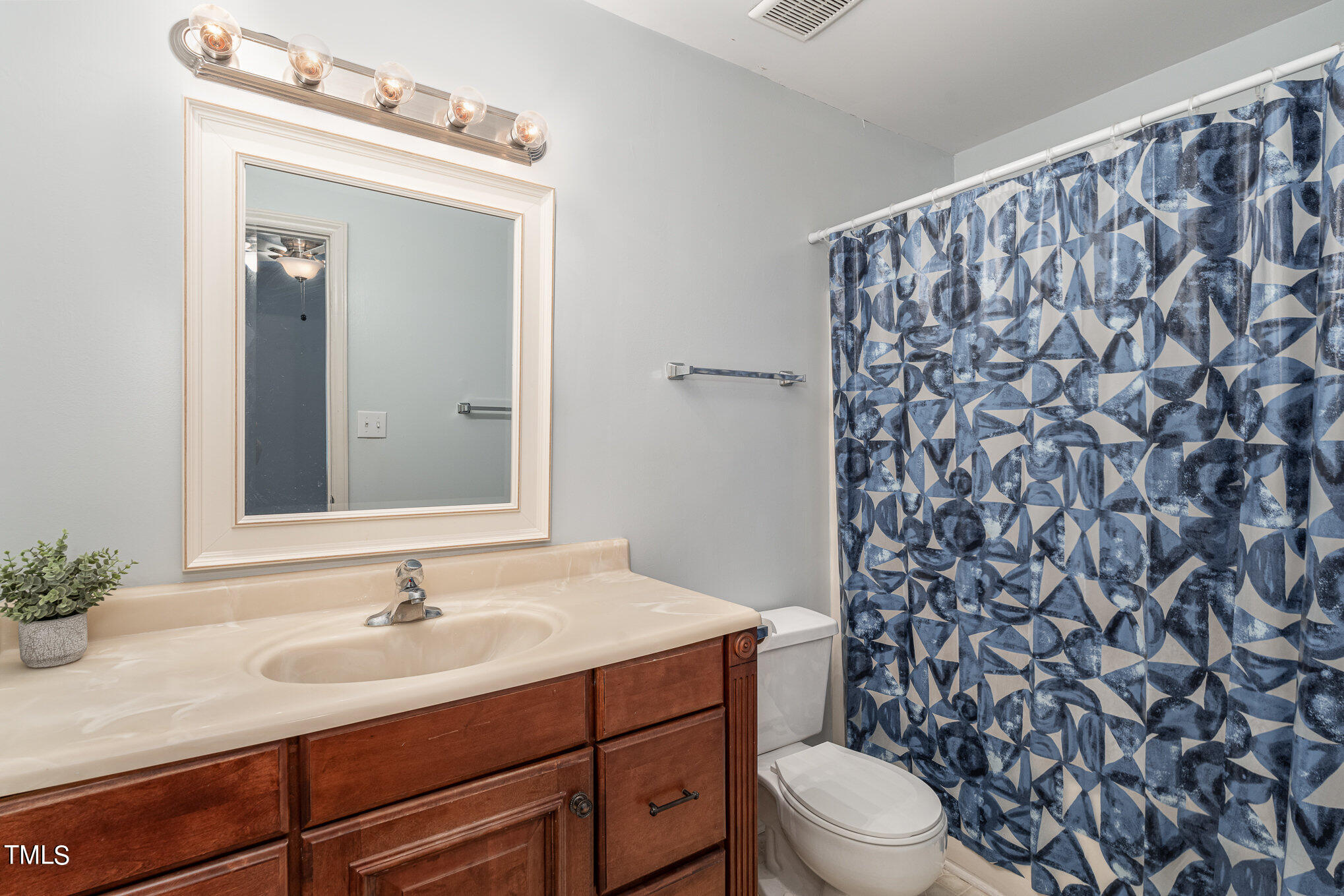 1911 Trexler Court Raleigh, NC 27606 - Photo 13 of 16 012_ndp1270-edit