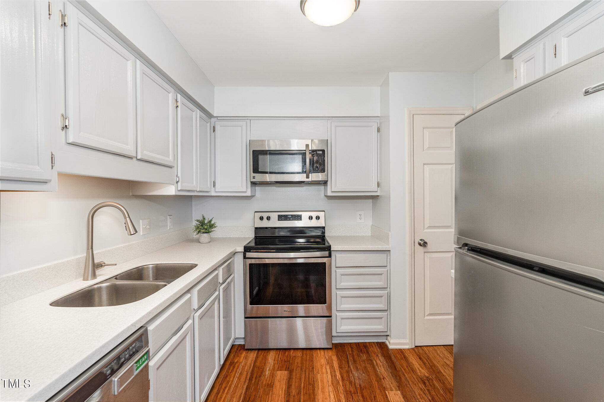 1911 Trexler Court Raleigh, NC 27606 - Photo 2 of 16 007_ndp1245-edit