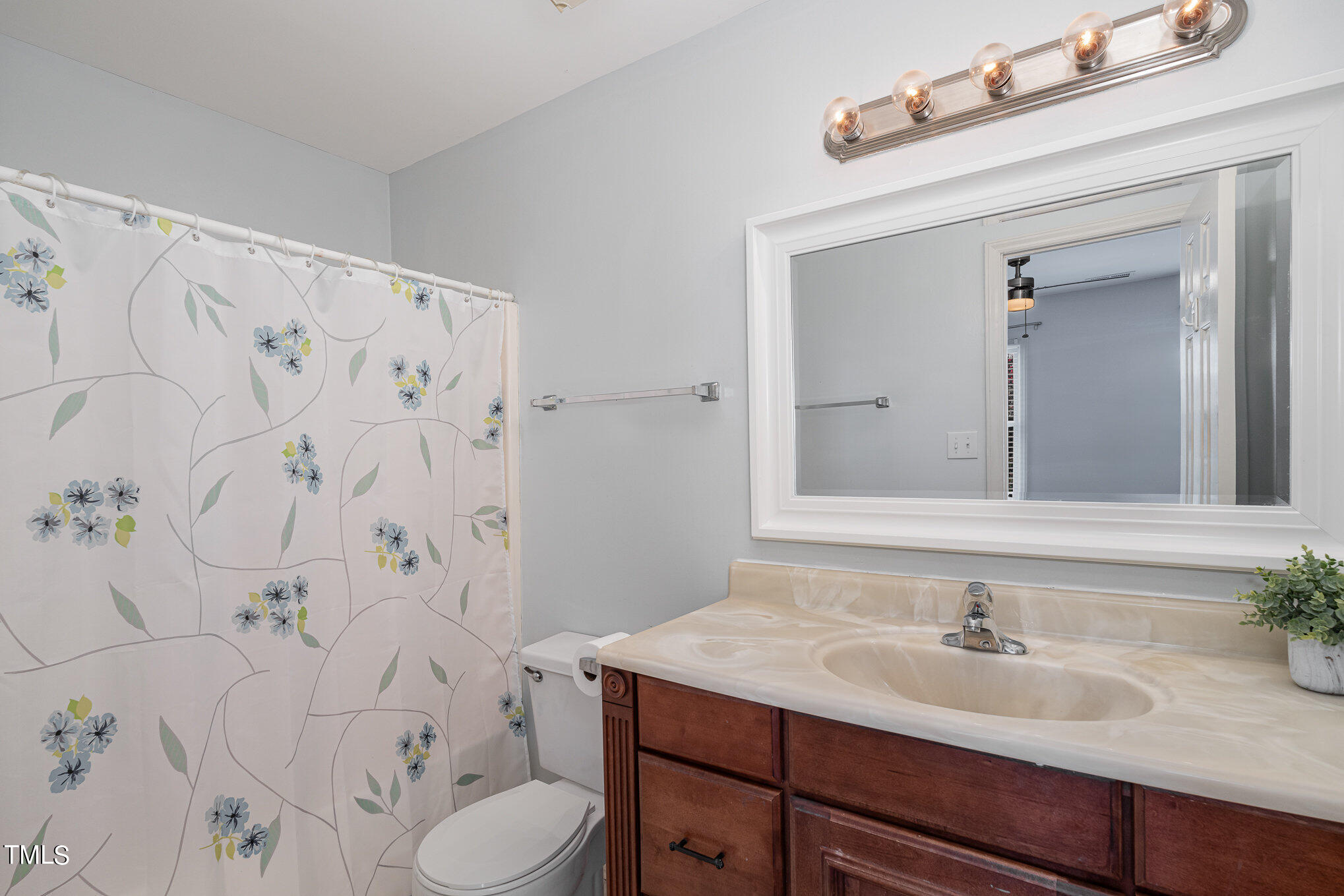 1911 Trexler Court Raleigh, NC 27606 - Photo 10 of 16 015_ndp1279-edit