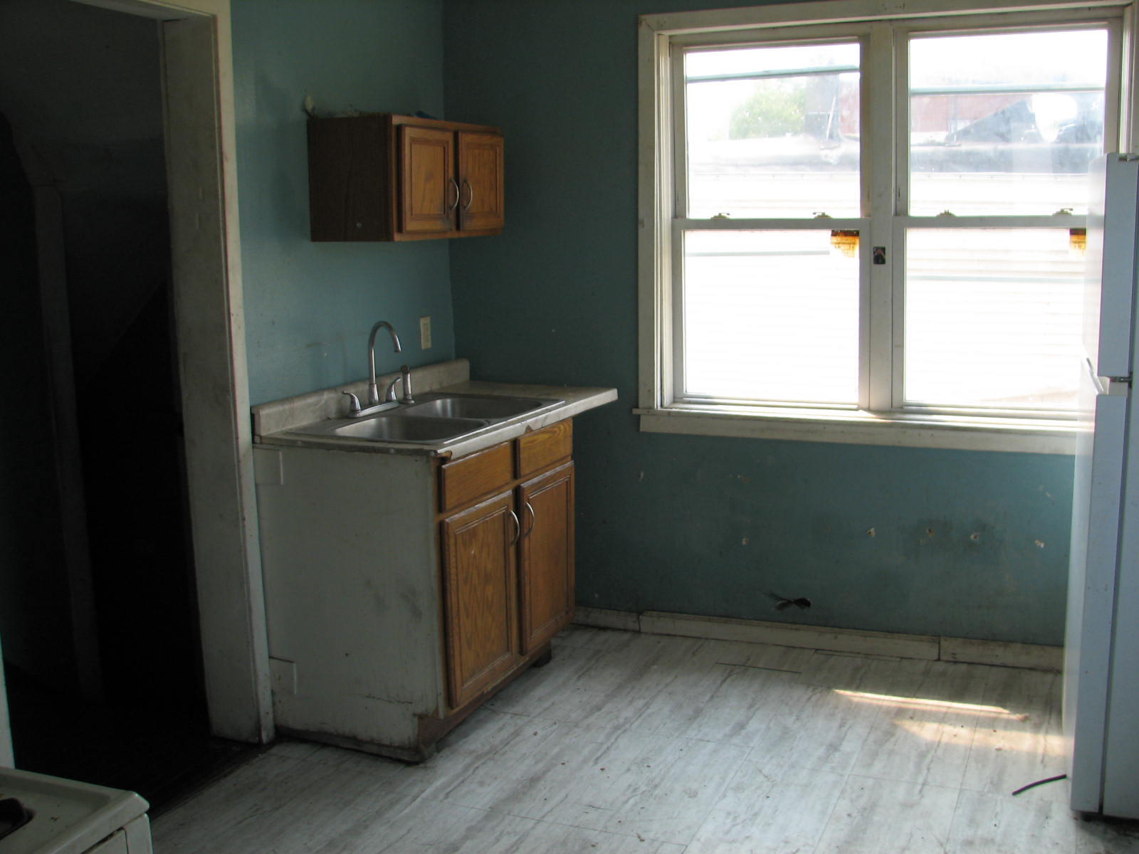 1018 Caron Butler Drive Racine, WI 53403 - Photo 6 of 13 kitchen