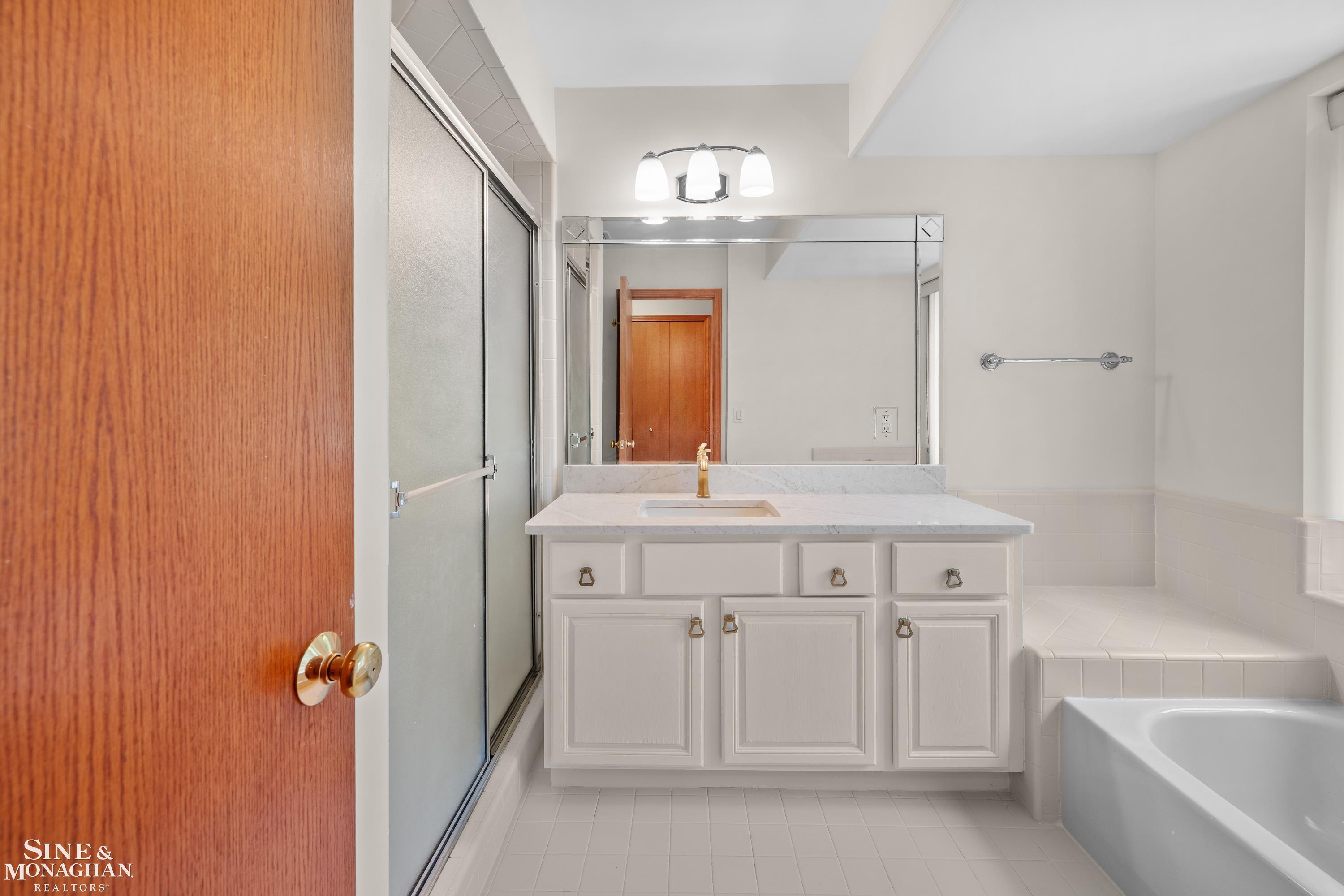 52112 Southview Ridge Macomb, MI 48042 - Photo 20 of 38