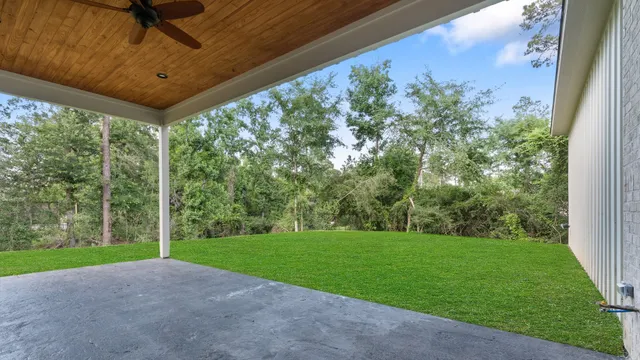 a view of outdoor space yard and porch