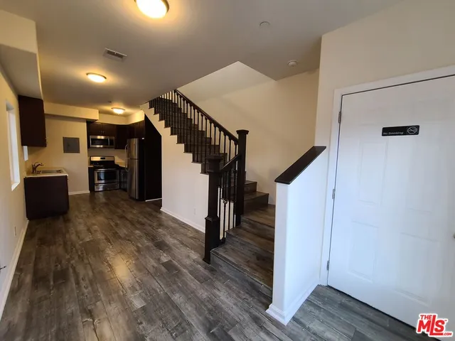 $2,899 | 7117 Hawthorn Avenue, Unit 2, Los Angeles, CA 90046