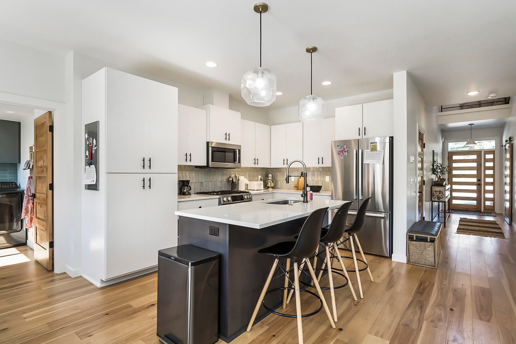 61188 Bachelor View Road Bend, OR 97702 - Photo 13 of 34 12 - Kitchen