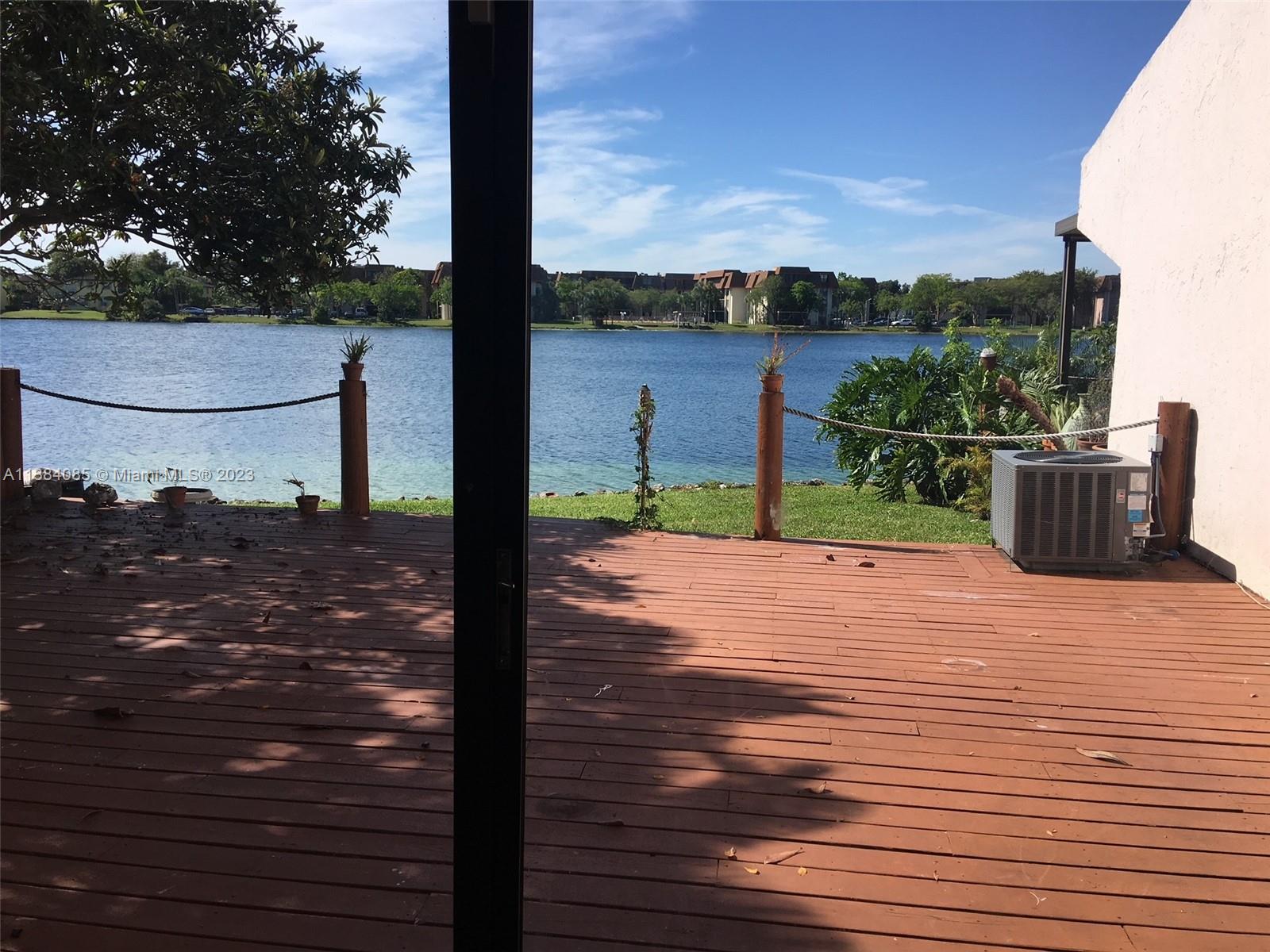 596 Northeast 199th Ter Unit 5Y  