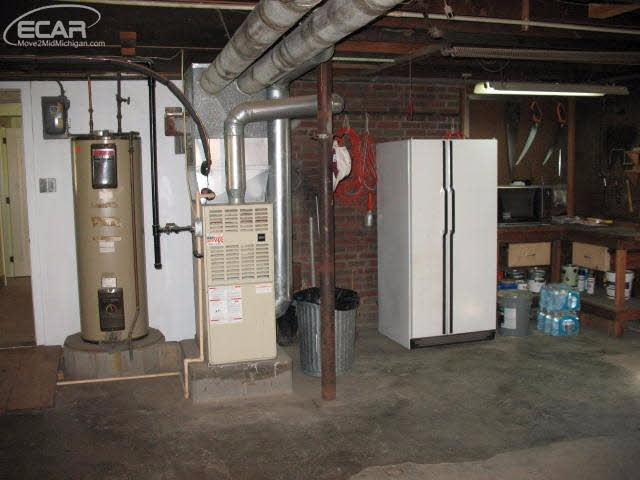 3483 West Mount Morris Road Mount Morris, MI 48458 - Photo 9 of 23 21286455-8.JPG