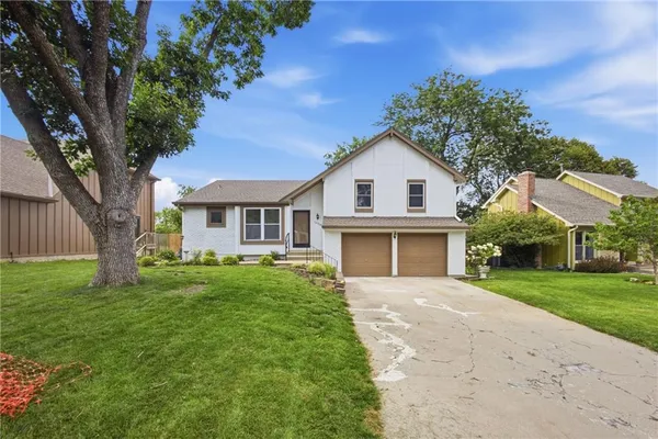 $455,000 | 14906 West 89th Street, Lenexa, KS 66215