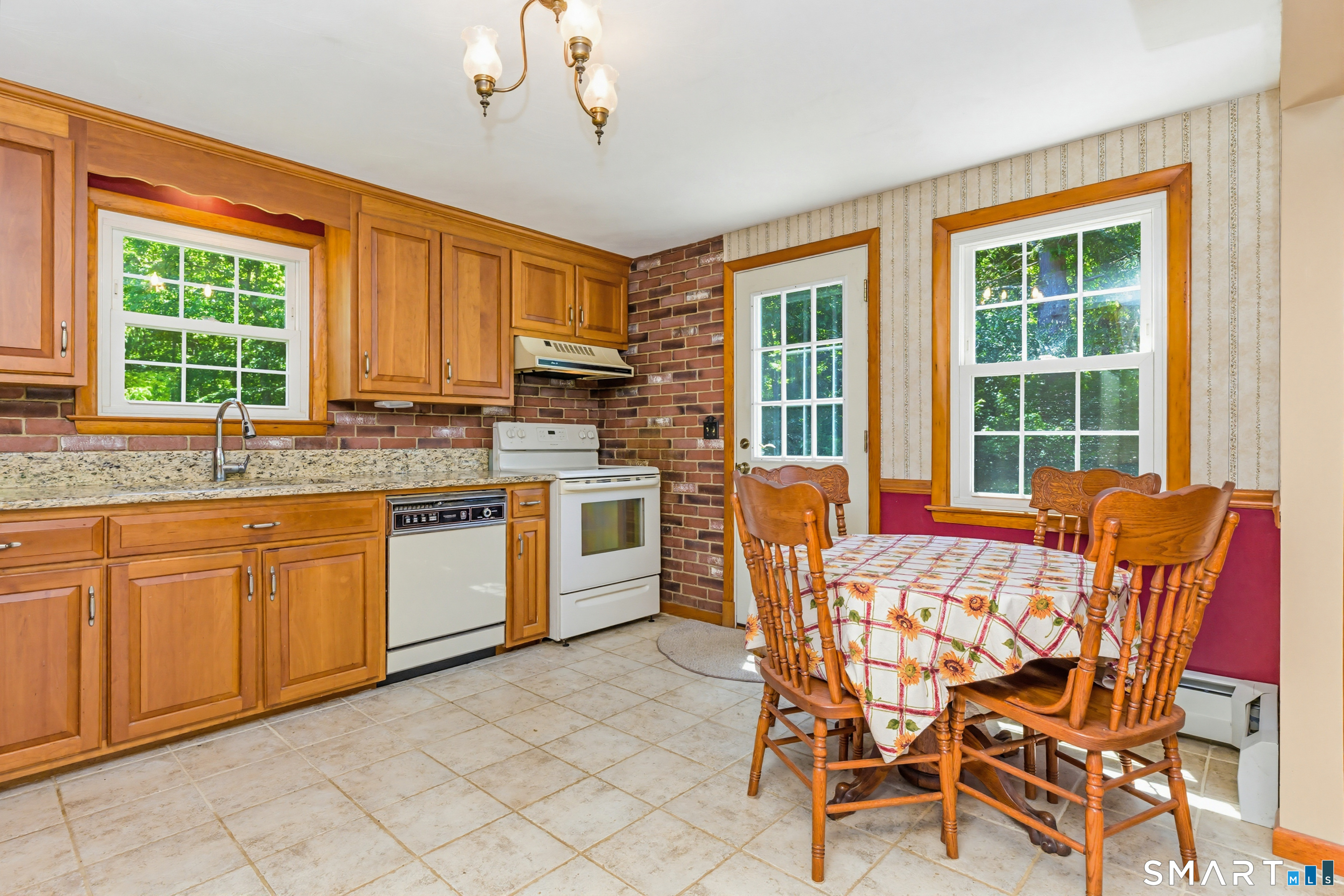116 Morris Hubbard Road Haddam, CT 06441 - Photo 6 of 40