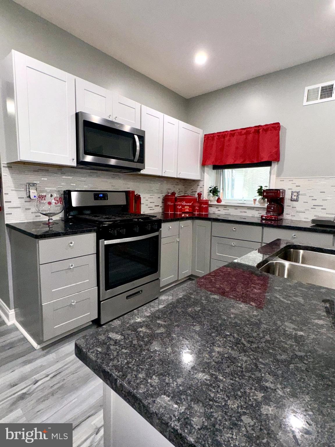 325 East 20th Street Chester, PA 19013 - Photo 13 of 40