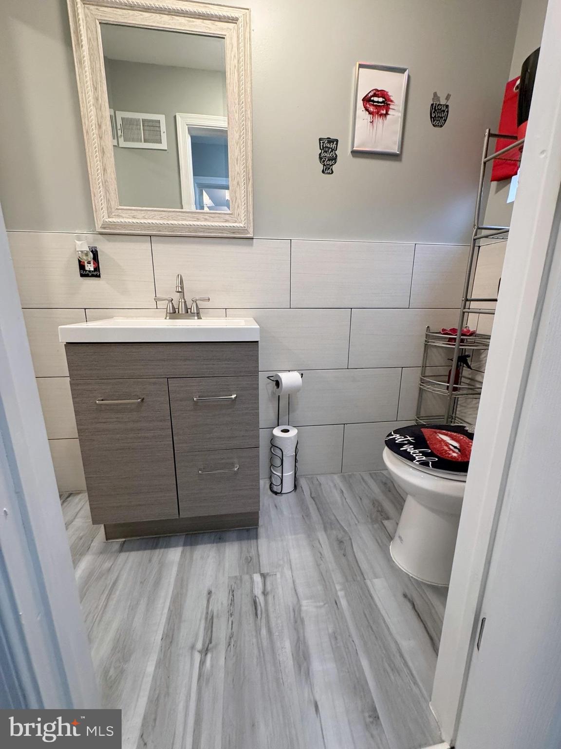 325 East 20th Street Chester, PA 19013 - Photo 17 of 40