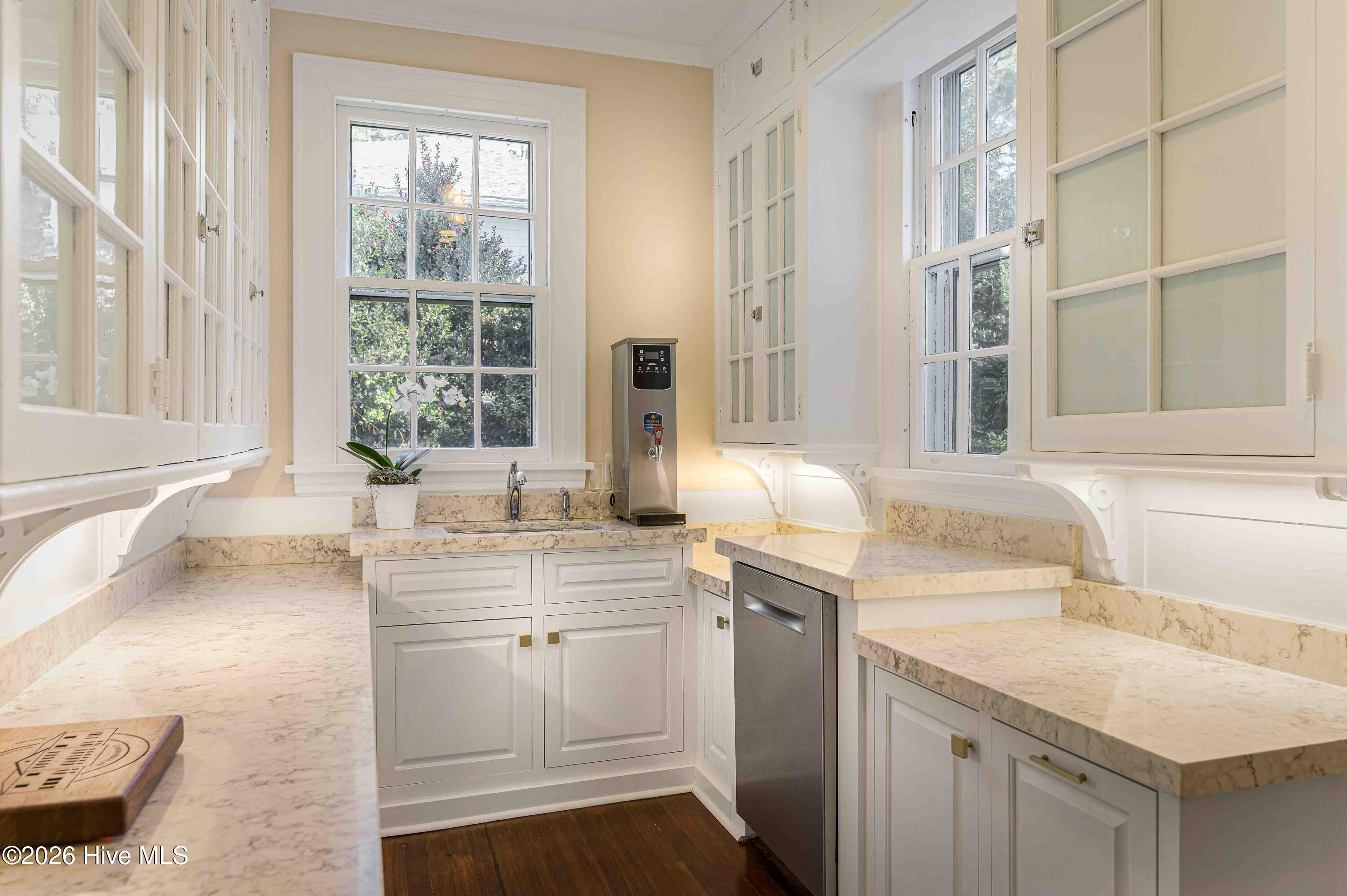 12 Barrett Road East Pinehurst, NC 28374 - Photo 24 of 77 Butlers Pantry