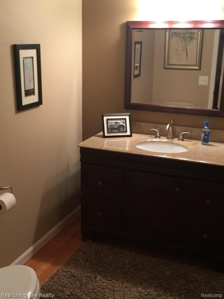 1181 Cobridge Court Rochester, MI 48306 - Photo 17 of 48 2015-04-29 21.11