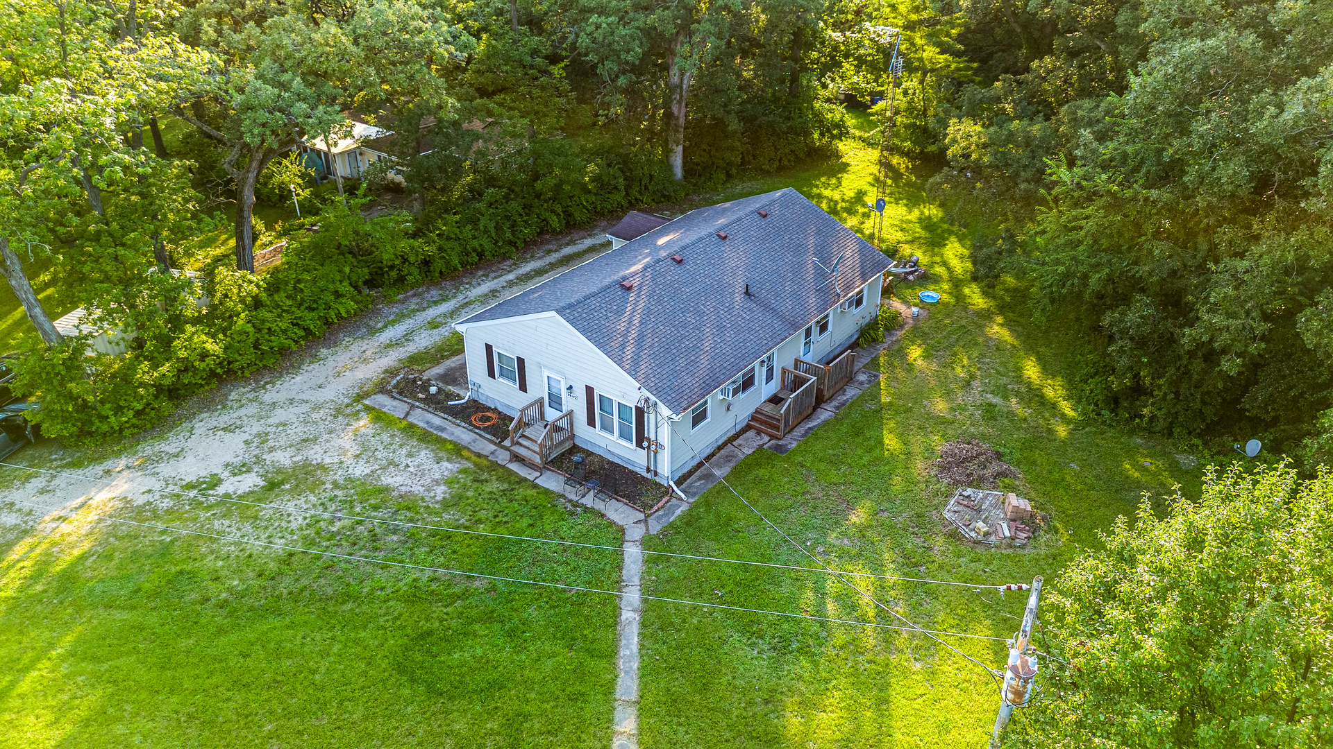 2563 North 3653rd Road Sheridan, IL 60551 - Photo 4 of 16 Gallery Image 4