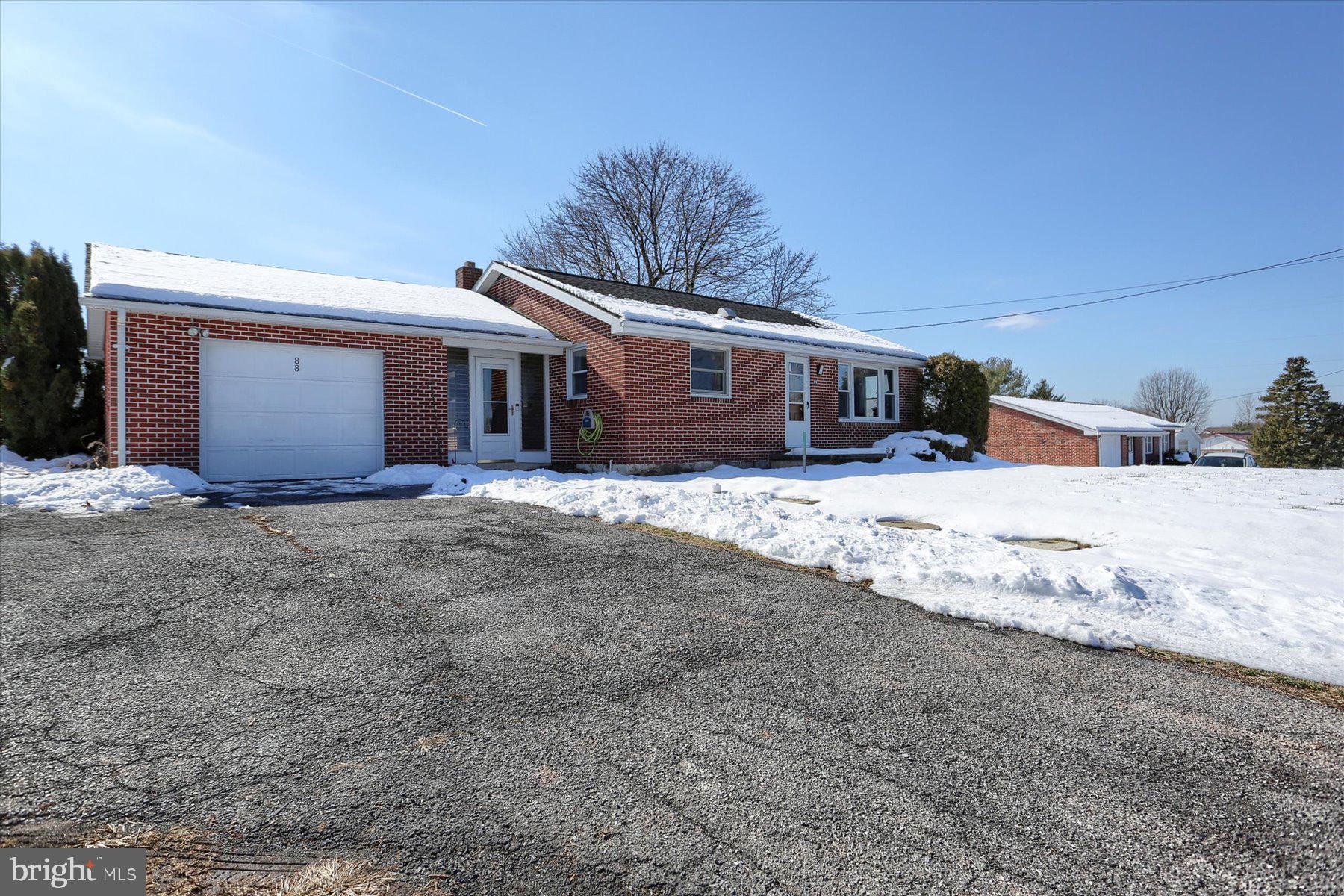 88 Powells Valley Road Halifax, PA 17032 - Photo 2 of 21 1 Car Ggarage