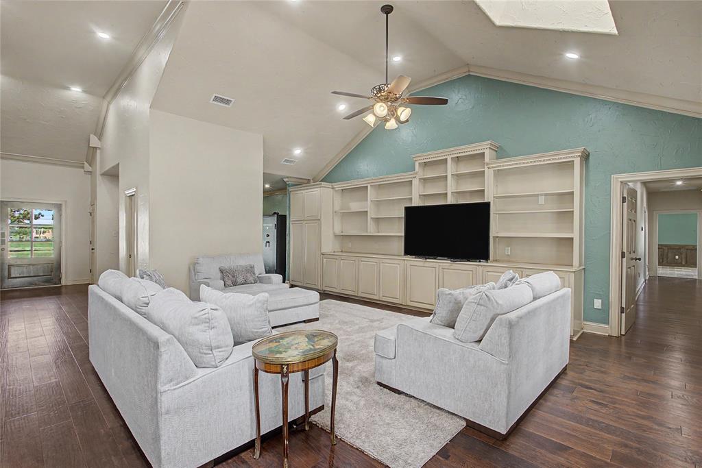 6815 Hardwick Road Abilene, TX 79606 - Photo 4 of 40 Living Room