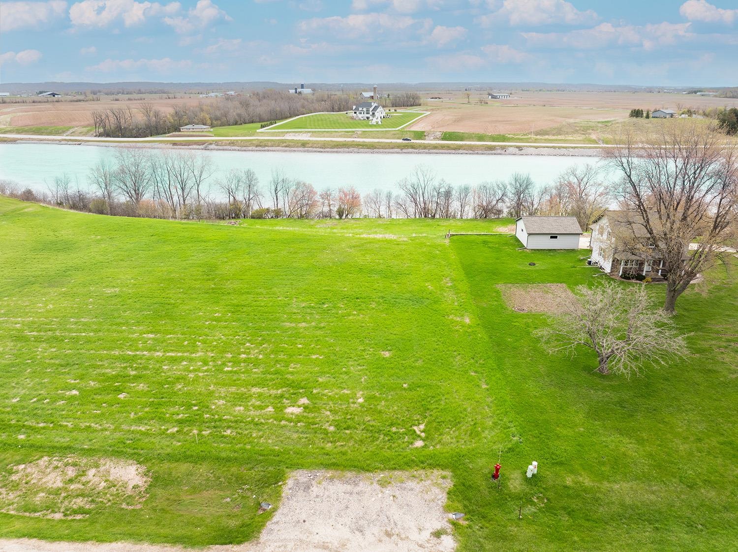 4275 Lost Dauphin Road, Unit 3 Wrightstown, WI 54180 - Photo 2 of 6