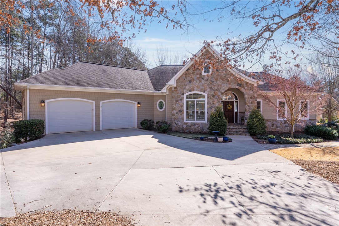 613 Lighthouse Court Seneca, SC 29672 - Photo 3 of 50
