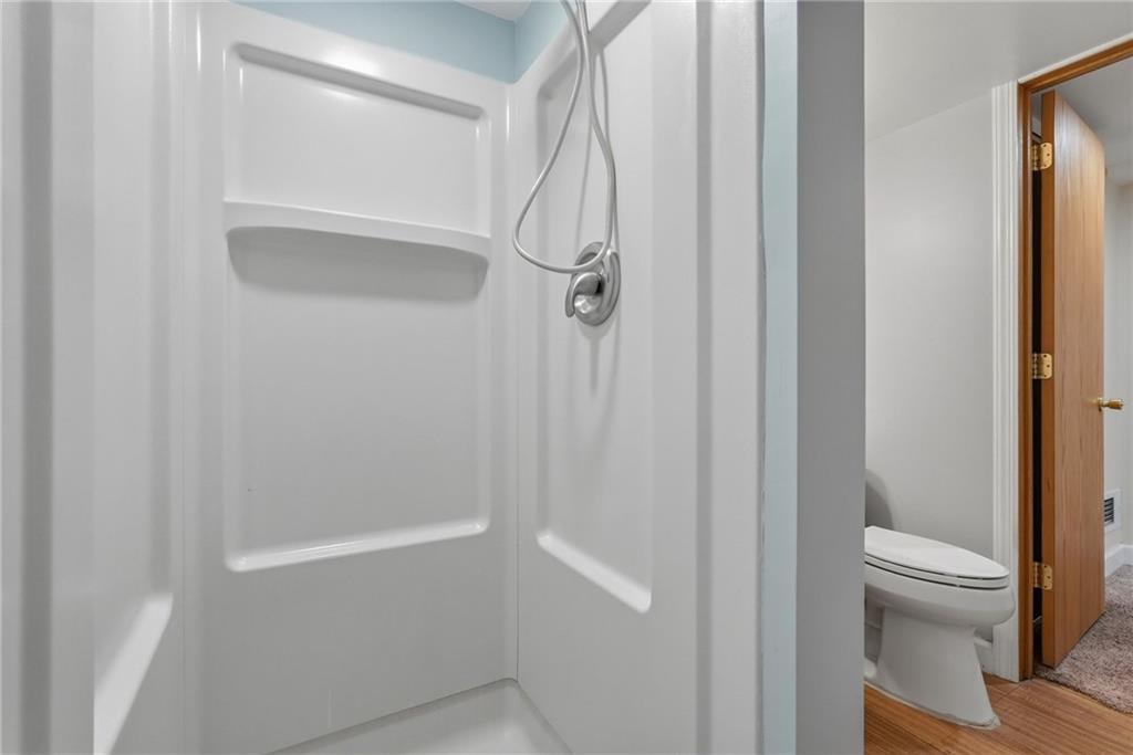181 Castle Road Pittsburgh, PA 15234 - Photo 25 of 32 Gallery Image 25