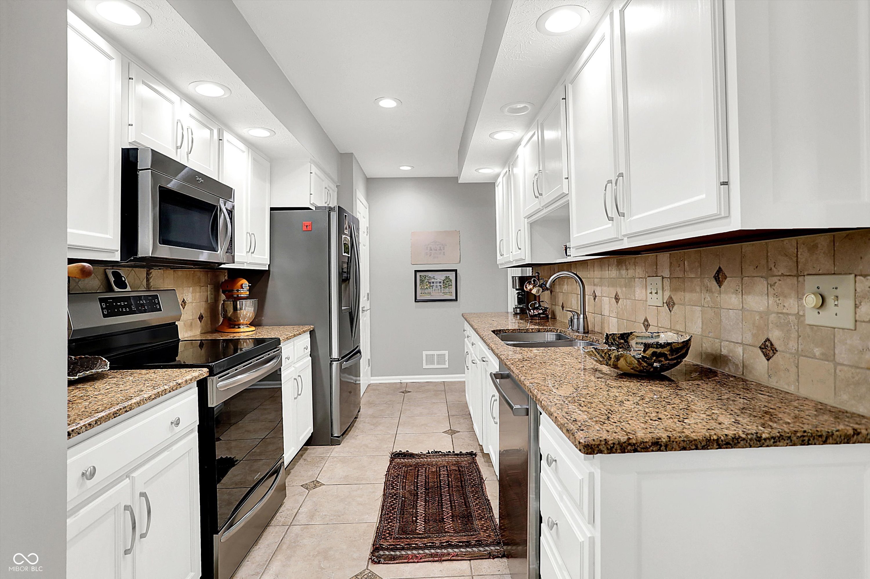 9308 Spring Forest Drive Indianapolis, IN 46260 - Photo 13 of 23