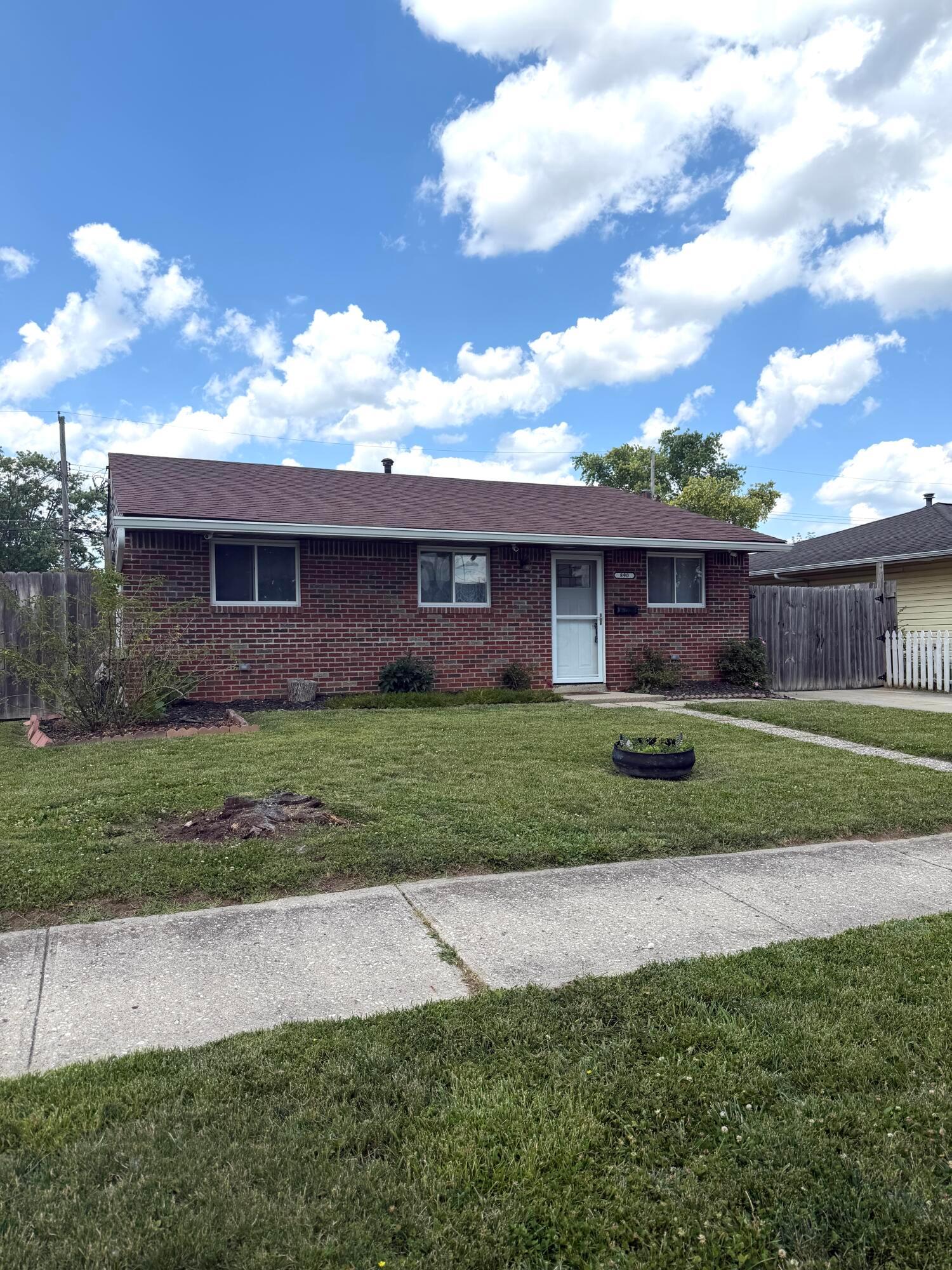 890 Bruckner Road Columbus, OH 43207 - Photo 1 of 15 IMG_7834