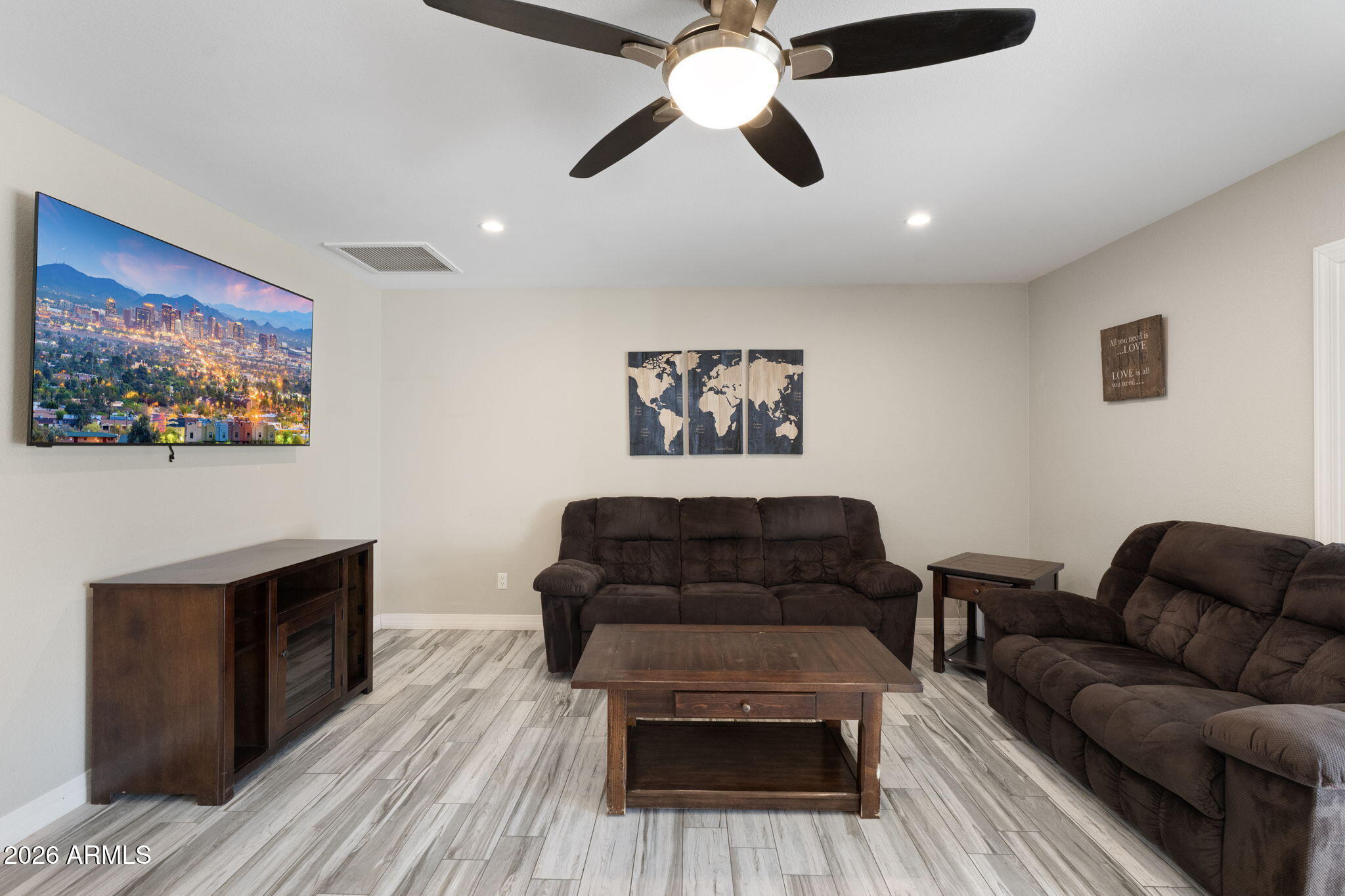 2418 West Calavar Road Phoenix, AZ 85023 - Photo 19 of 34 11-web-or-mls-DSC04899