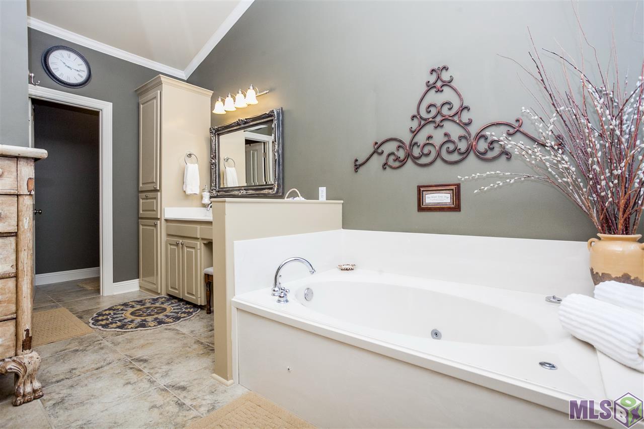 8510 Foxfield Drive Baton Rouge, LA 70809 - Photo 26 of 35 Gallery Image 26