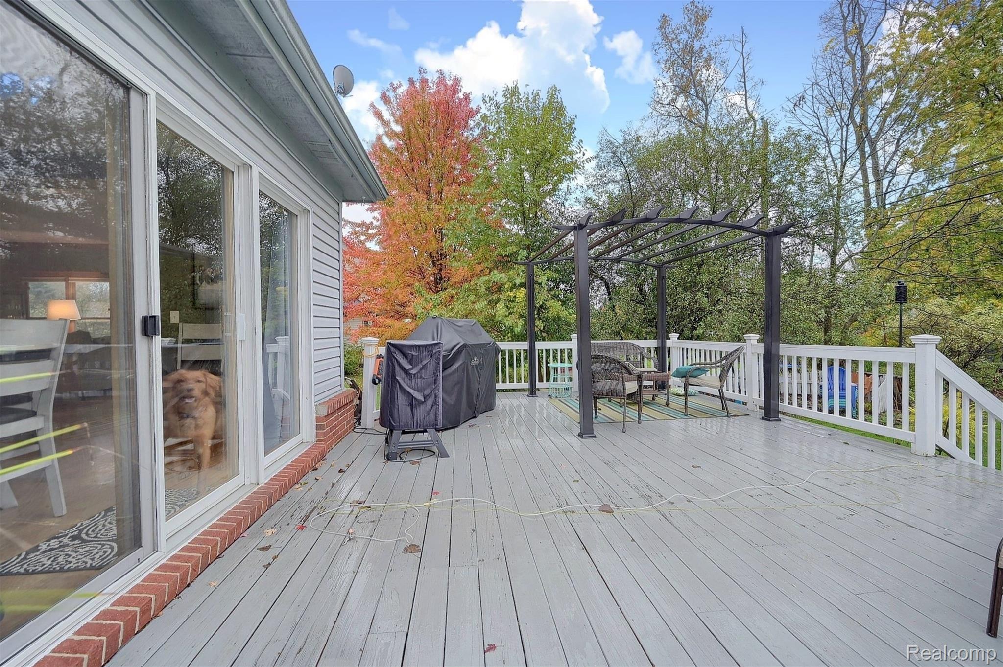 6460 Orion Road Rochester, MI 48306 - Photo 31 of 33 31-Deck.jpg