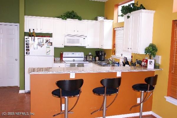 118 Seminole Road Atlantic Beach, FL 32233 - Photo 3 of 8 Breakfast Bar