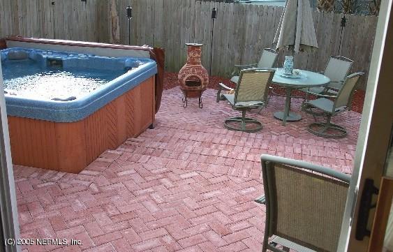 118 Seminole Road Atlantic Beach, FL 32233 - Photo 5 of 8 Hot Tub / Spa