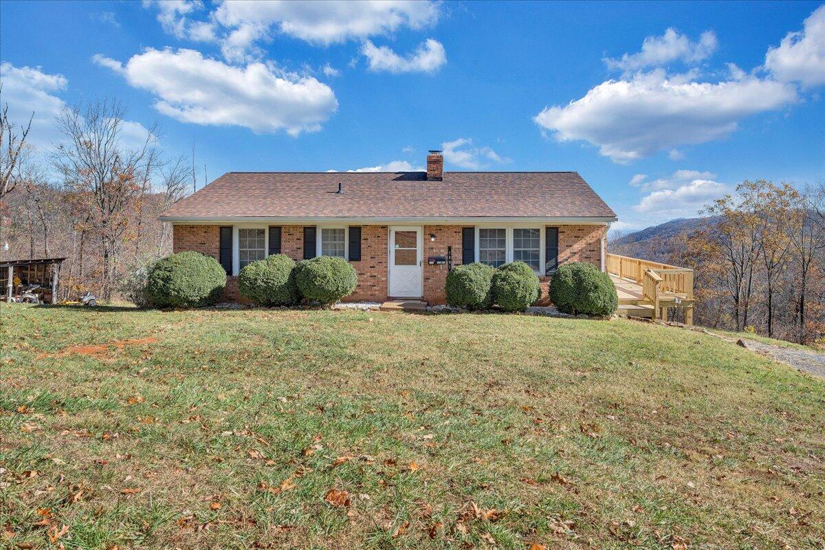 1891 Fosters Knob Road Blue Ridge, VA 24064 - Photo 1 of 36 01-MIB07311
