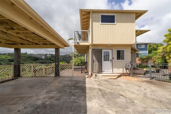 $3,650 | 99-1106 Halawa Heights Road, Unit A, Aiea, HI 96701