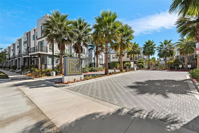 a view of a multi story building