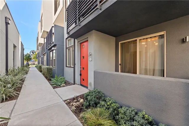 $5,975 | 213 Placemark, Irvine, CA 92614