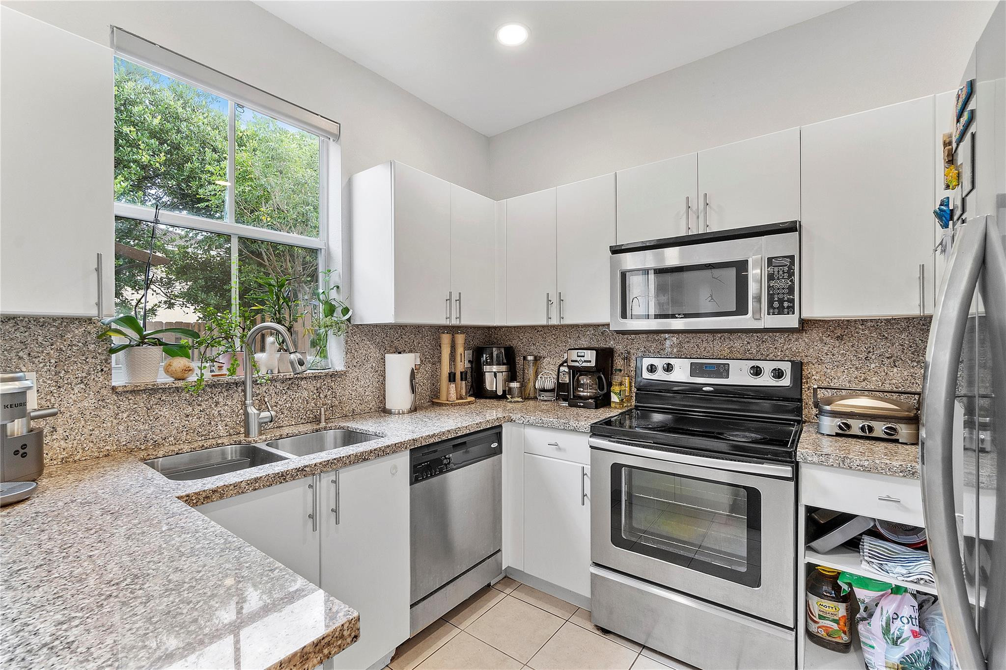 12465 Southwest 124th Terrace Miami, FL 33186 - Photo 11 of 31 Photo 11