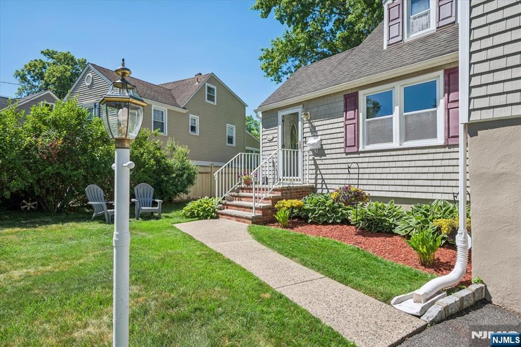 40 Elmwood Road Florham Park, NJ 07932 - Photo 3 of 35