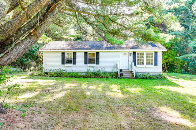 $349,000 | 40 Pineridge Drive, Warren, ME 04864