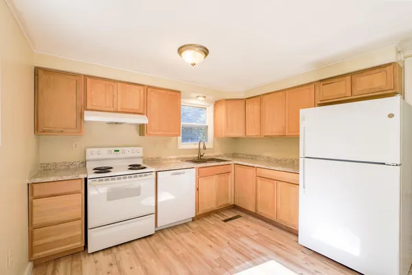 $349,000 | 40 Pineridge Drive, Warren, ME 04864